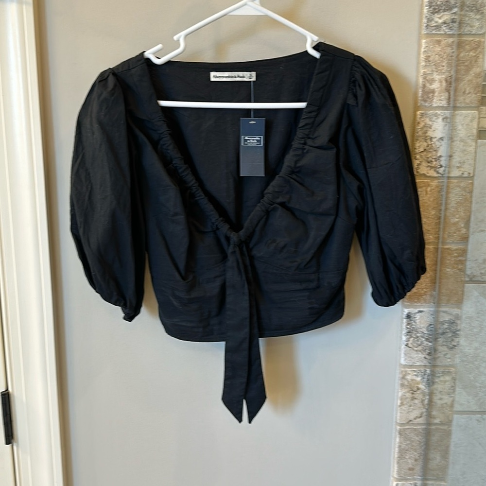 A&F Puff sleeve top